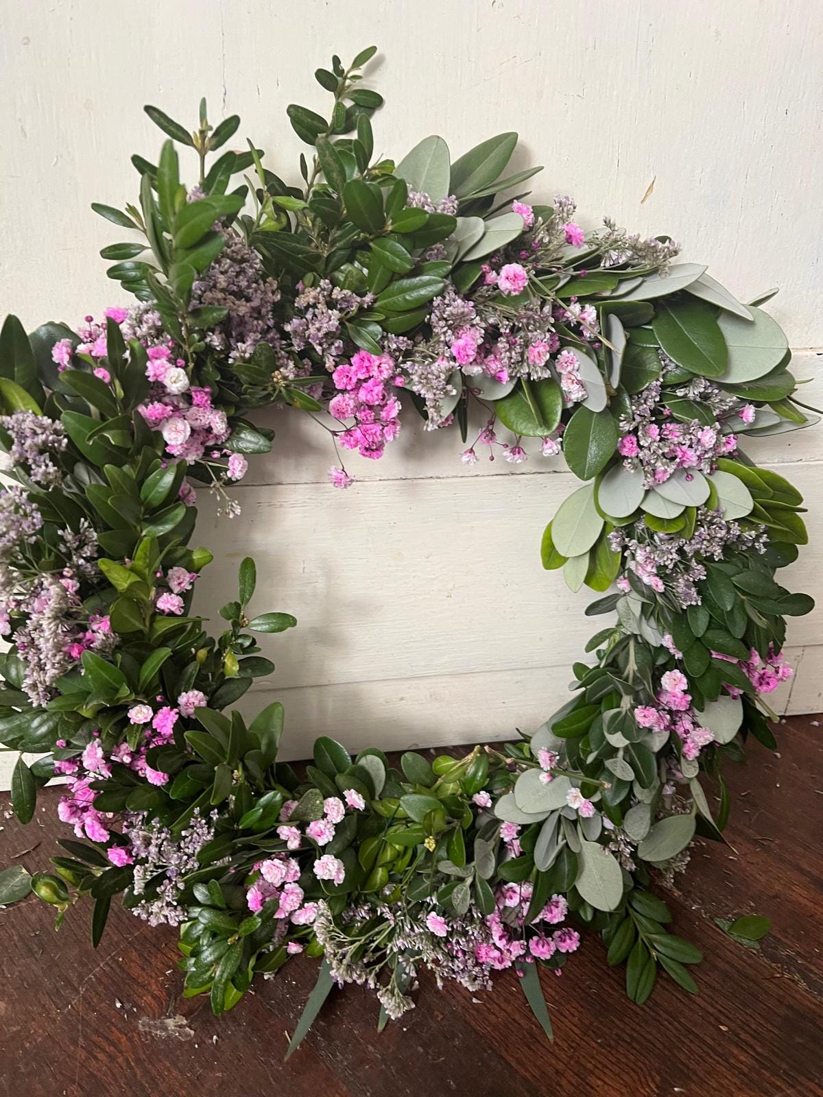 Kranz für Tür oder Tisch – Mit Bux, Strandflieder, Schleierkraut & Pitto