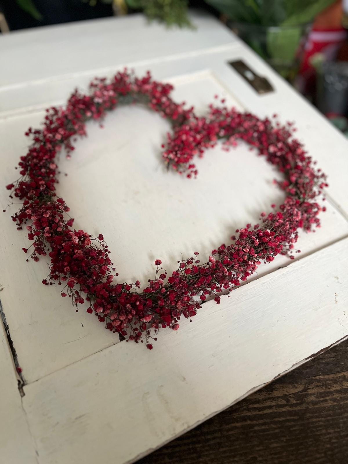 Handgemachtes Schleierkraut Herz | Romantische Herzdekoration für Hochzeit & Zuhause | Natürliche Blumendeko