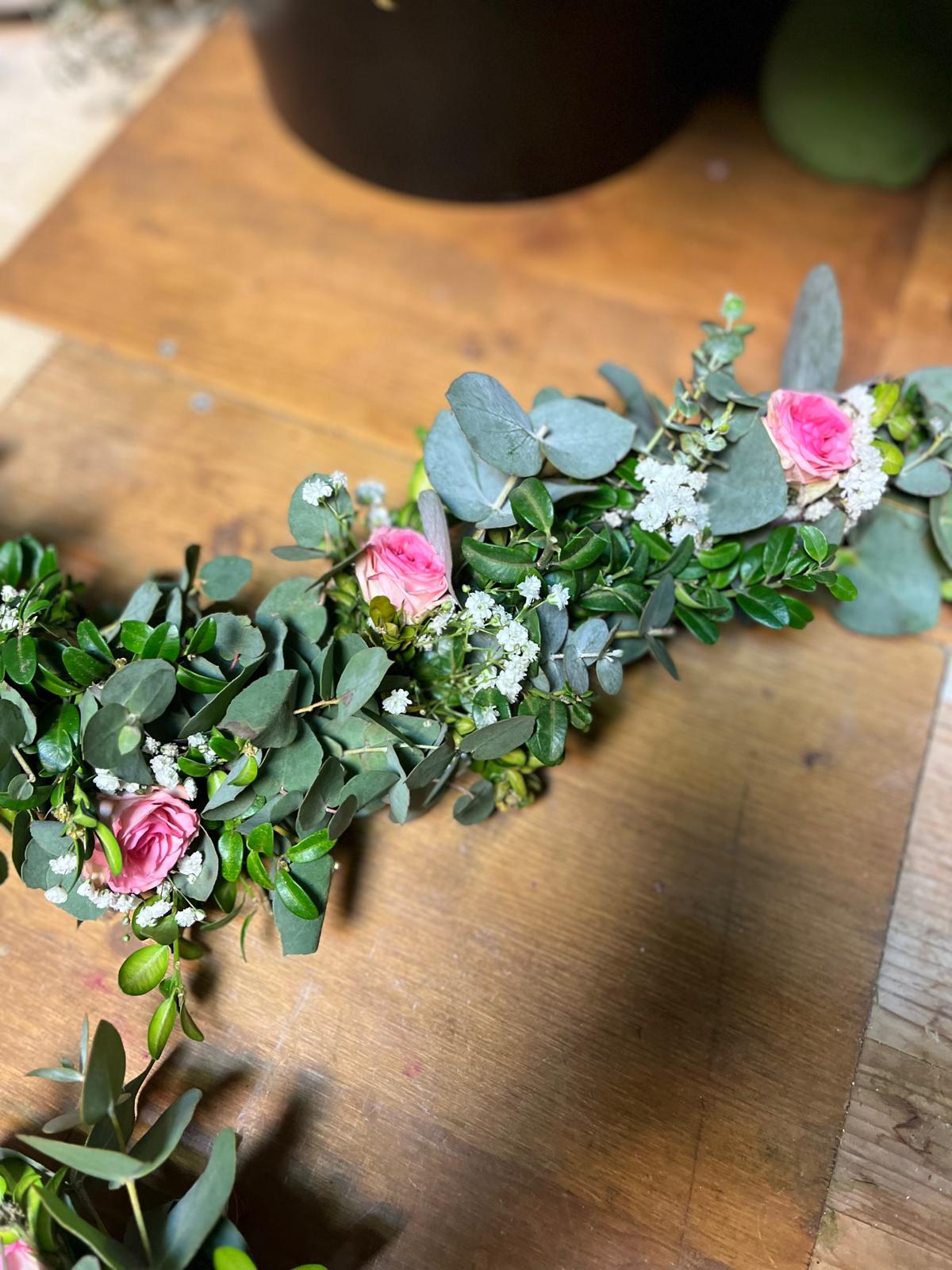 Florale Girlande für Hochzeit – Frische Blumen, individuelle Gestaltung, handgemacht