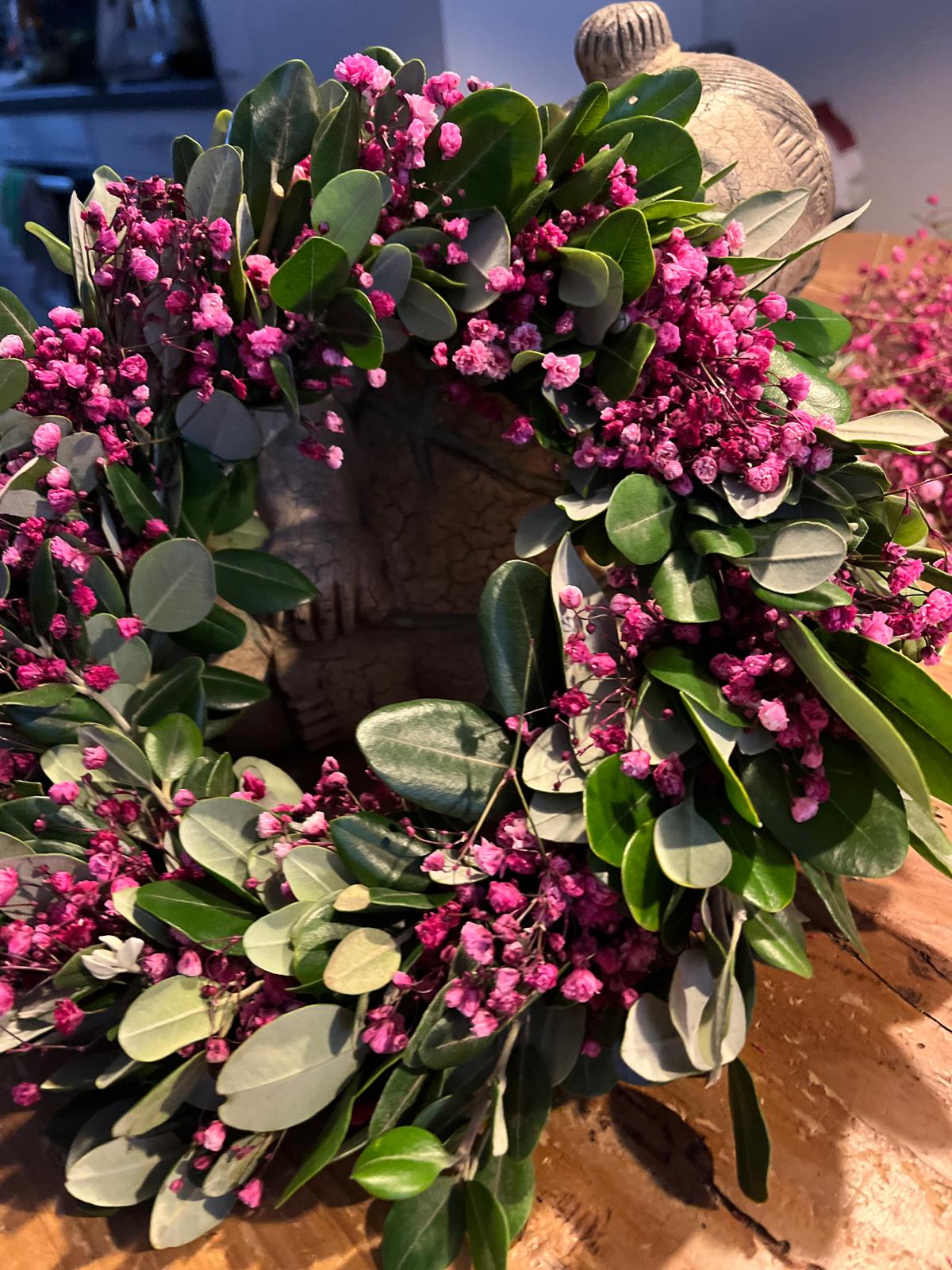 Schleierkraut Kranz mit Naturgrün – Handgemachte Deko zum Aufhängen