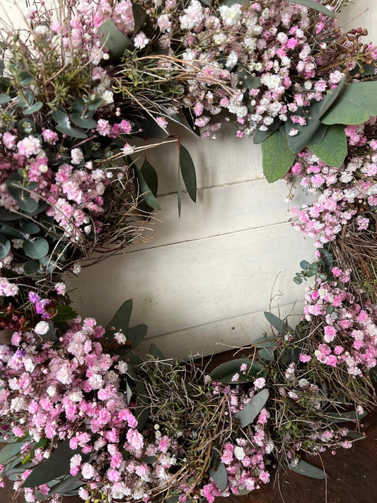 Kranz aus Schleierkraut, Eukalyptus & Thymian – Handgefertigt