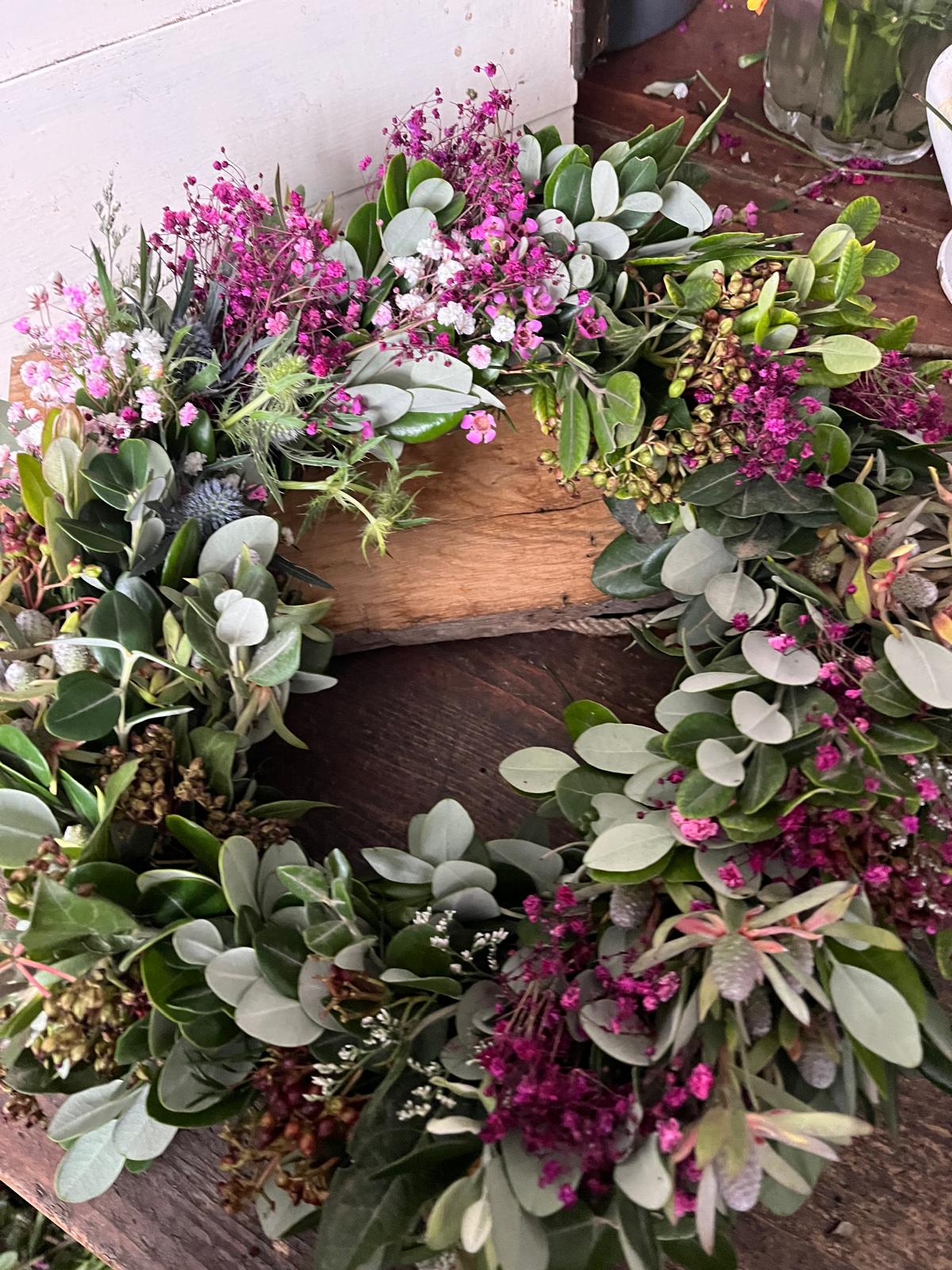 Sommerkranz mit Disteln & Blumen – Handgebunden und natürlich