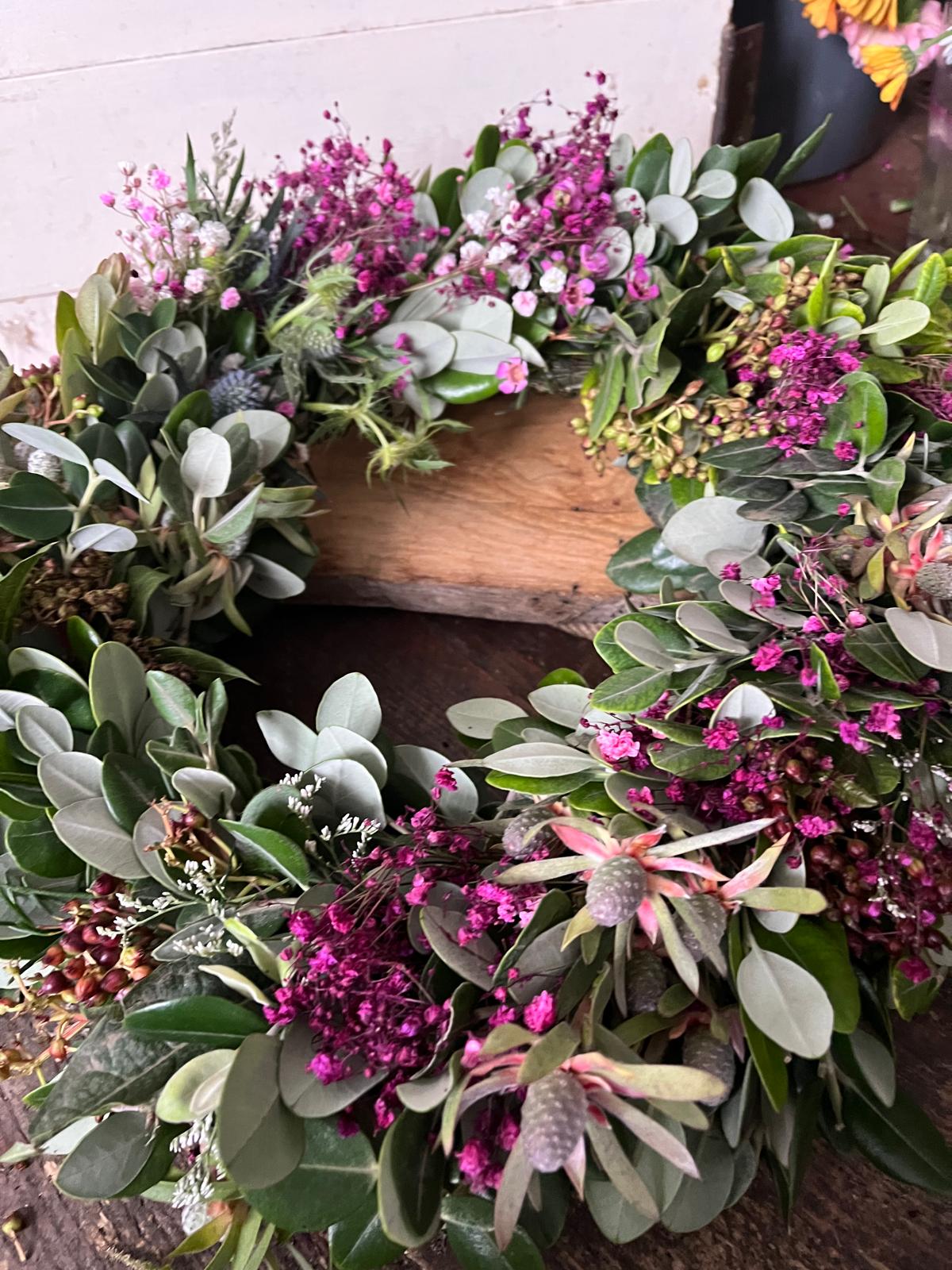 Sommerkranz mit Disteln & Blumen – Handgebunden und natürlich