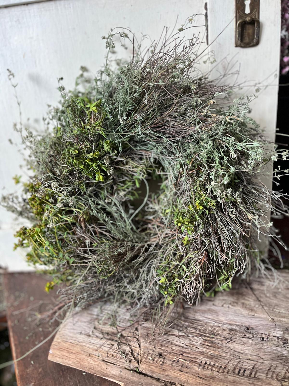 Trockenkranz aus Thymian – Natürliche Deko für Tür oder Tisch