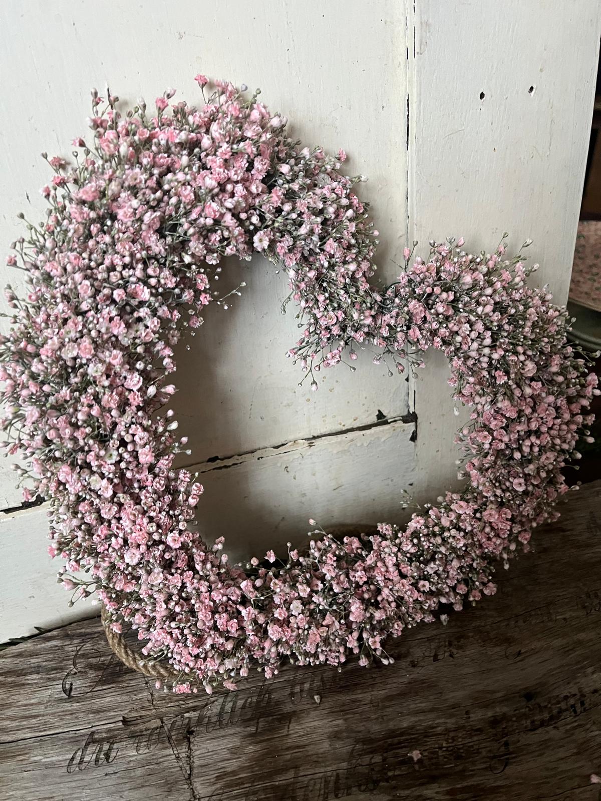 Handgemachtes Schleierkraut Herz | Romantische Herzdekoration für Hochzeit & Zuhause | Natürliche Blumendeko