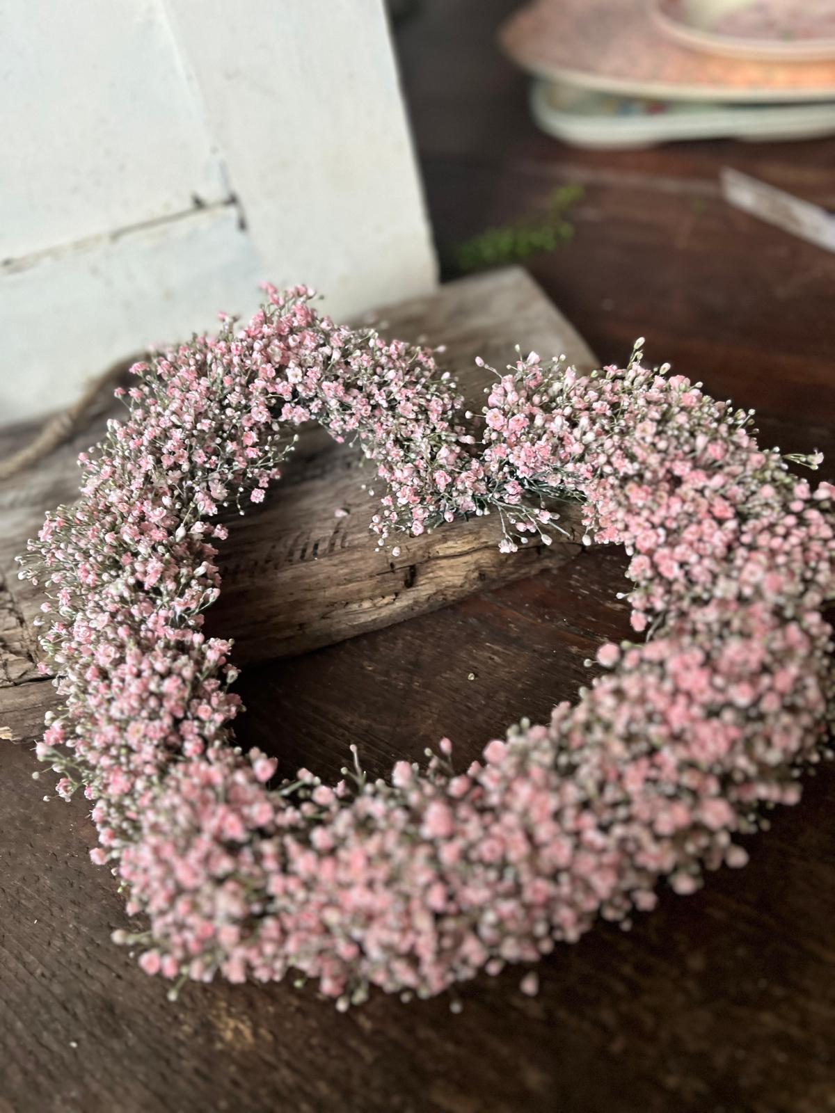 Handgemachtes Schleierkraut Herz | Romantische Herzdekoration für Hochzeit & Zuhause | Natürliche Blumendeko