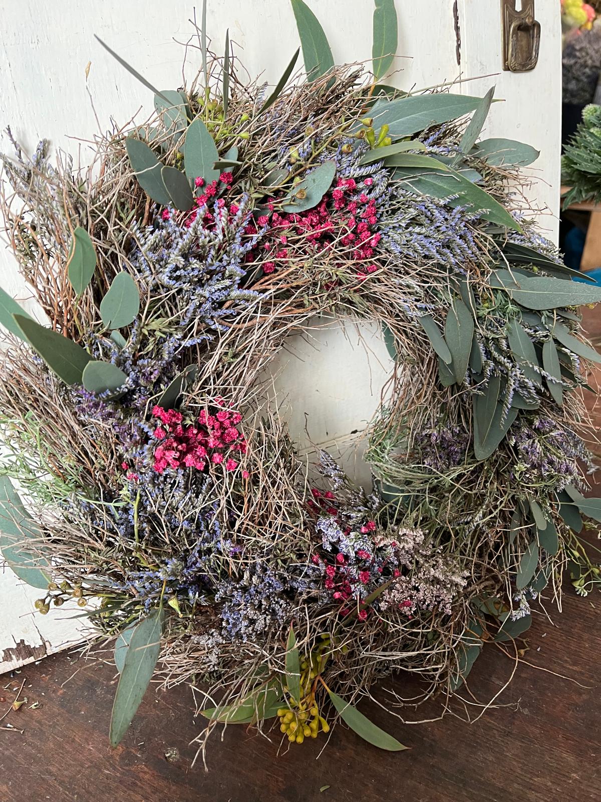 Kranz aus Thymian, Strandflieder & Eukalyptus – Naturdeko für Tür oder Tisch