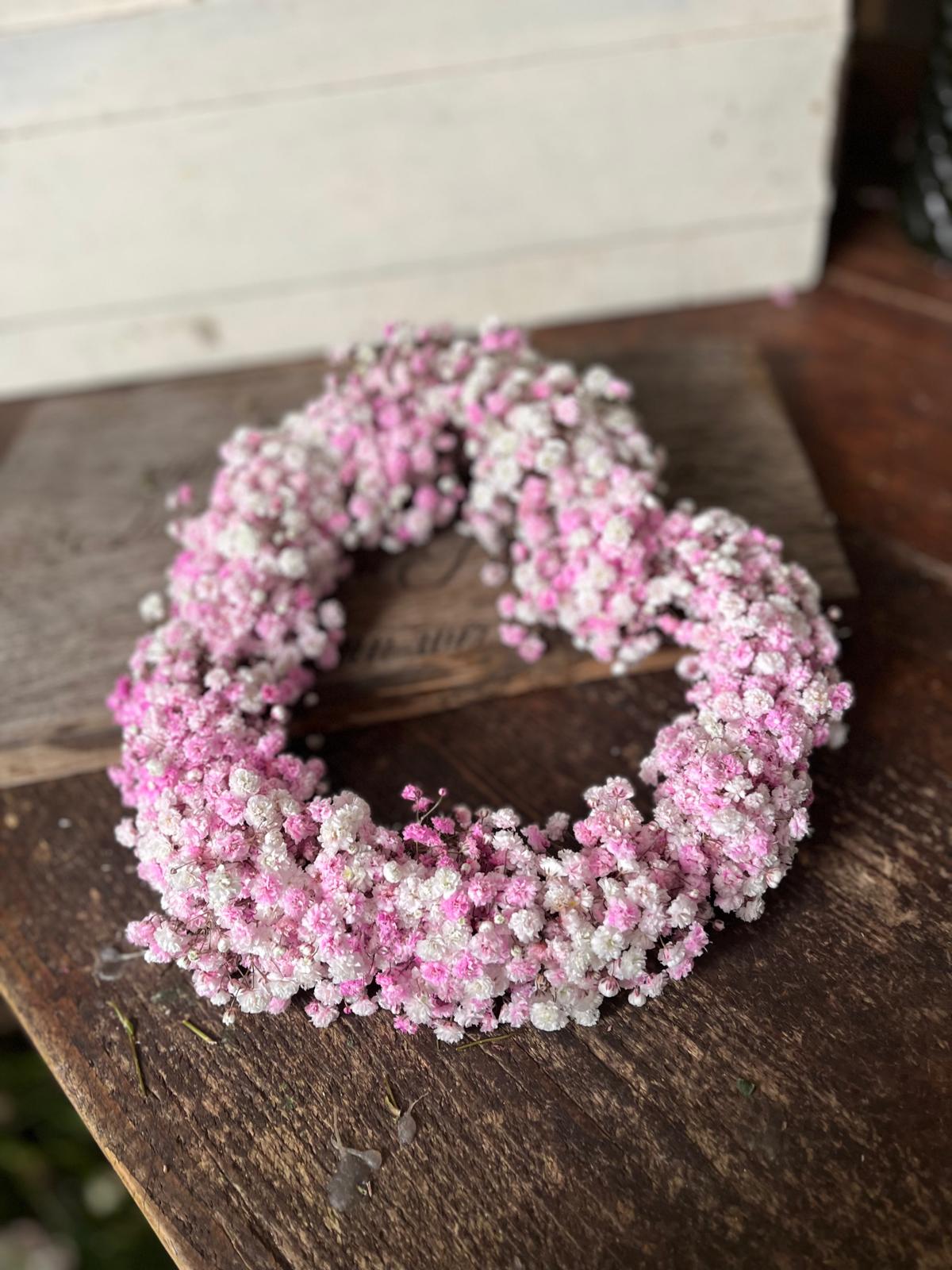 Herz aus Schleierkraut – Handgefertigte Trockenblumen-Deko zum Aufhängen 25cm
