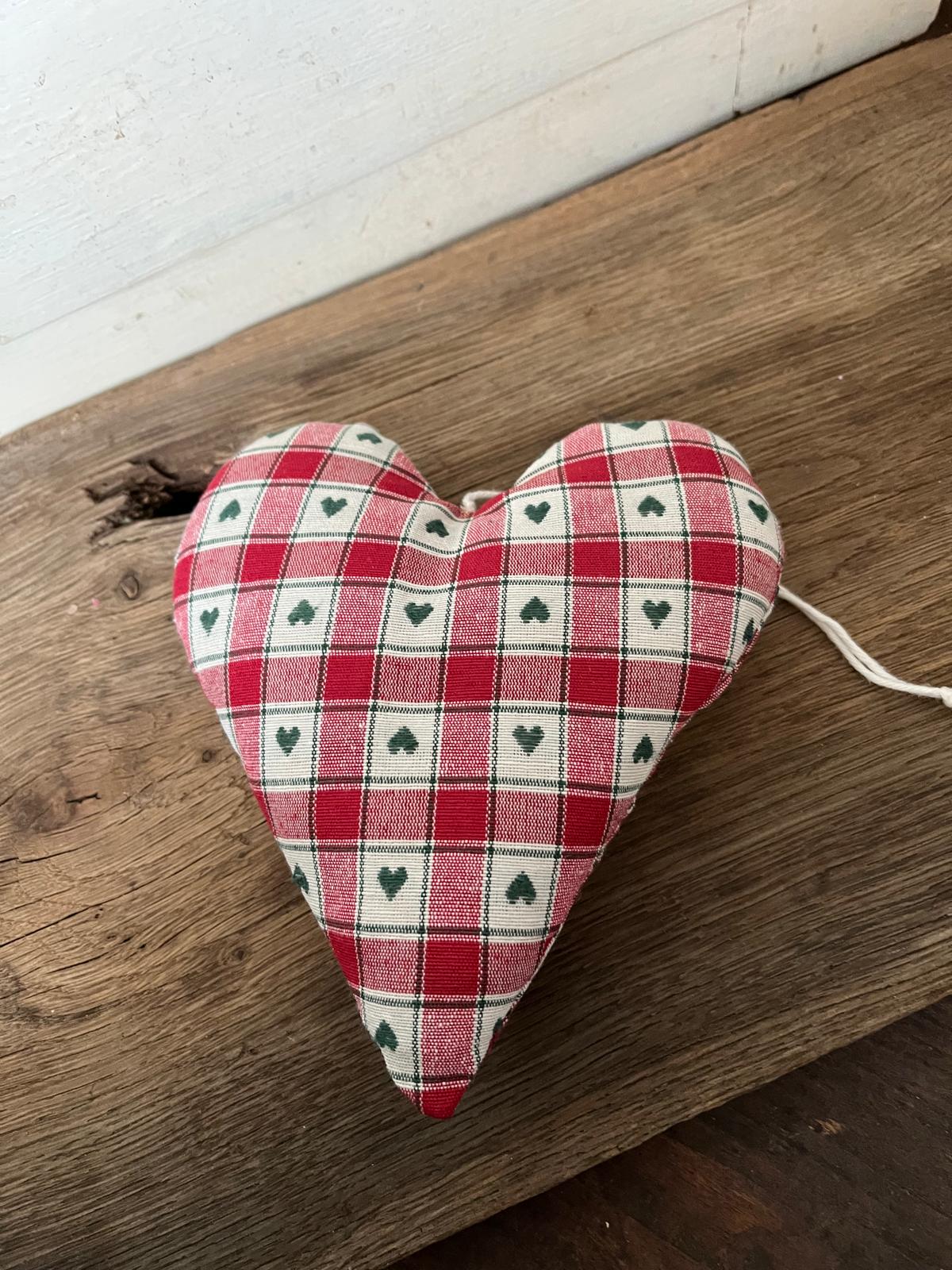 Stoffherz zum Aufhängen – Handgemachte Deko, jedes ein Unikat