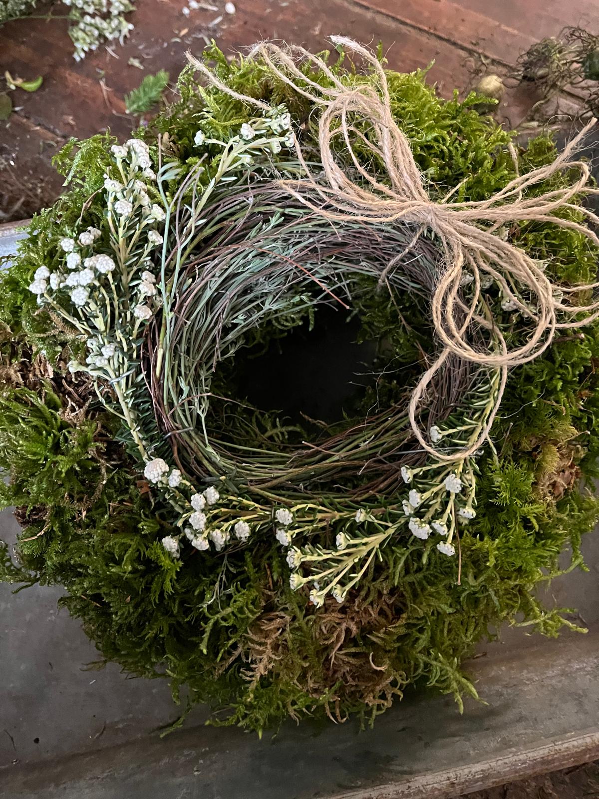 Schlichter Mooskranz: Zeitlose, Natürliche Deko