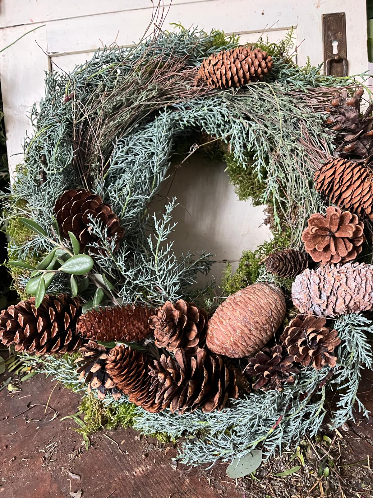 Handgefertigter Deko-Kranz: Ideal für die Adventszeit