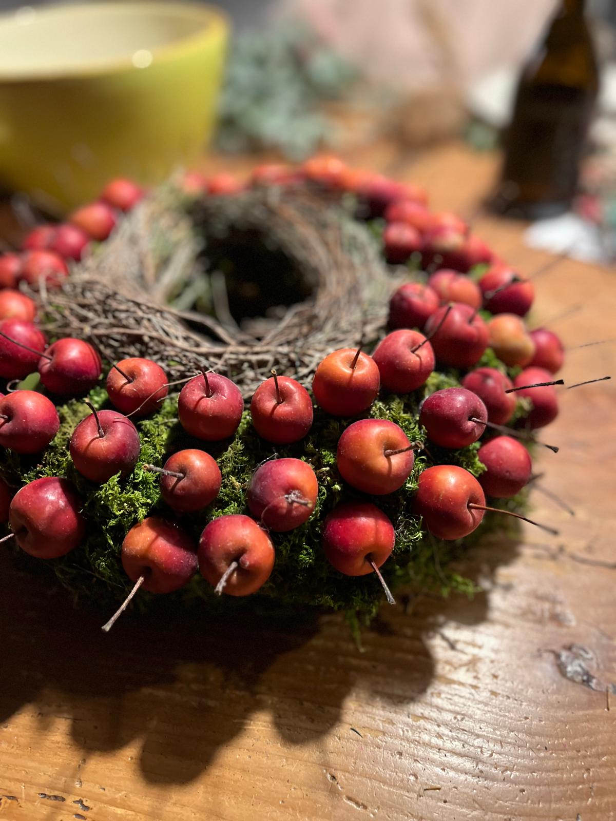 Herbstkranz Mooskranz mit Äpfeln & Naturdeko | Herbst Deko Türkranz Tischkranz | Handgefertigtes Unikat 20 cm / 25 cm