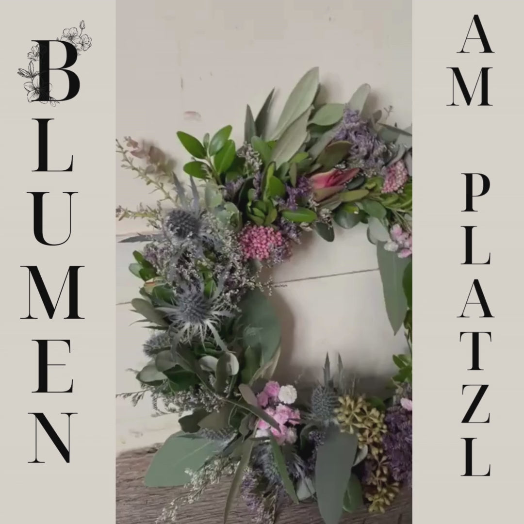 blumenkranz aufbewahren Zeitloser Blumenkranz – Frisch gebundene Naturdeko für Tür oder Tisch –  Blumenwerkstatt