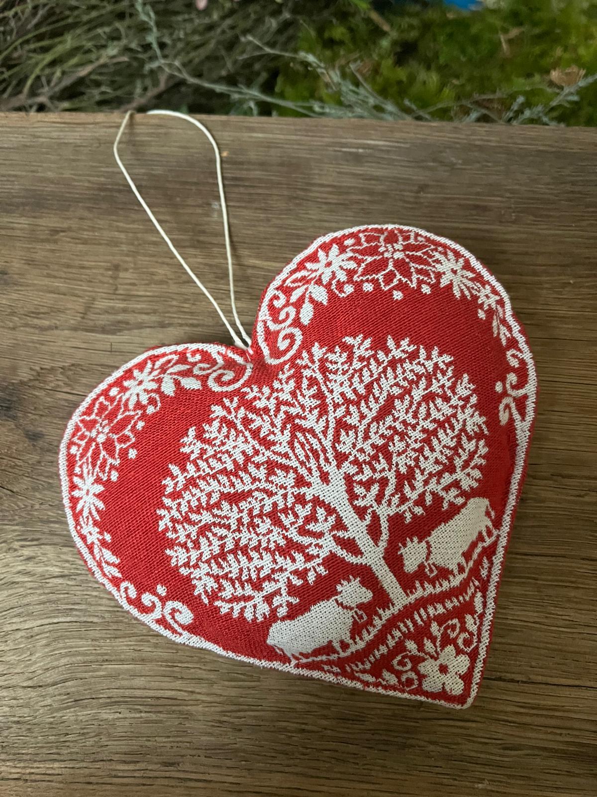 Handgemachtes Stoffherz zum Aufhängen mit Kuhemotiv | Dekoratives Herz aus Gobelinstoff