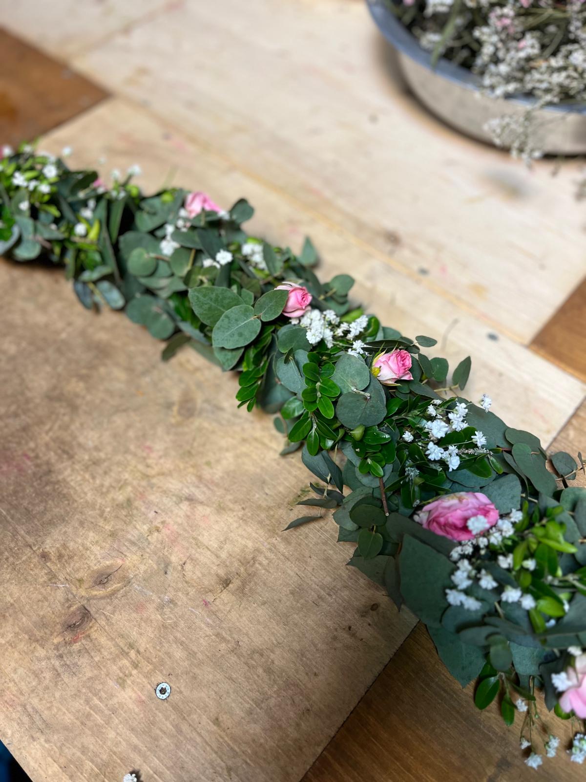 Florale Girlande für Hochzeit – Frische Blumen, individuelle Gestaltung, handgemacht