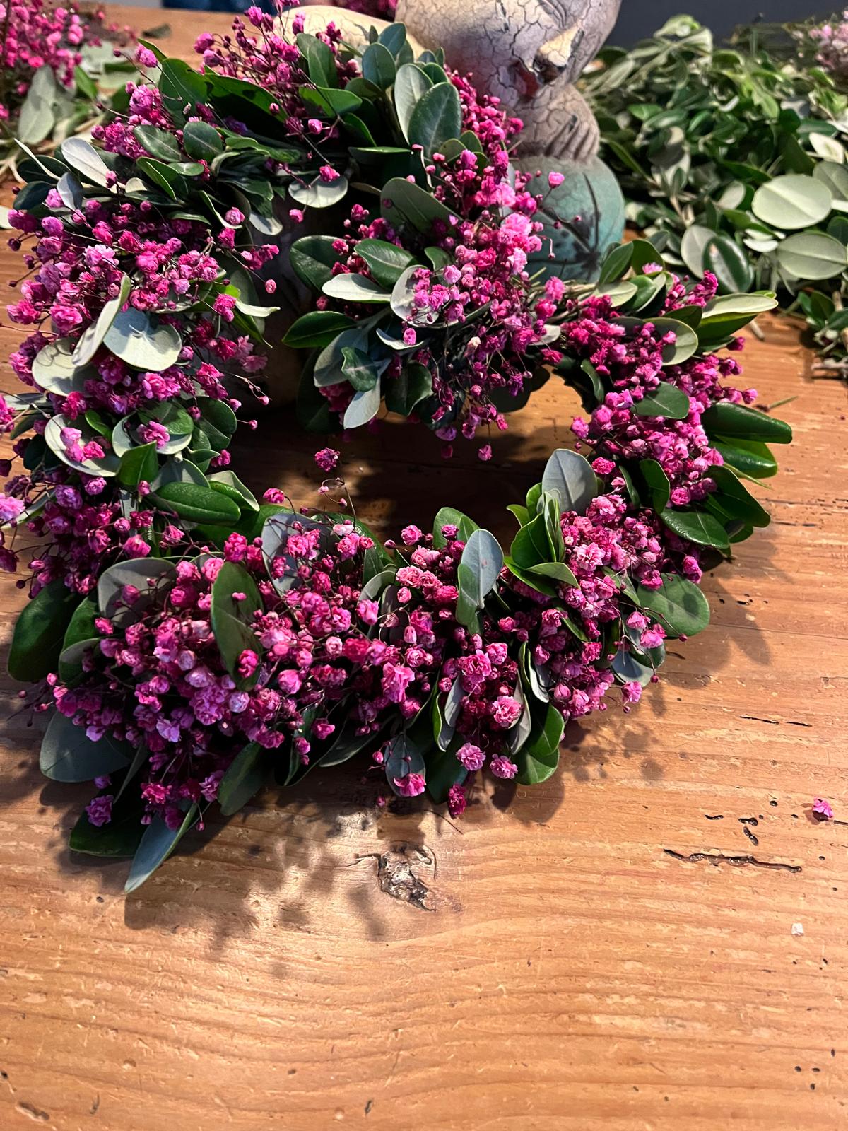 Herz aus Schleierkraut & Naturgrün – Handgemachte Deko zum Aufhängen