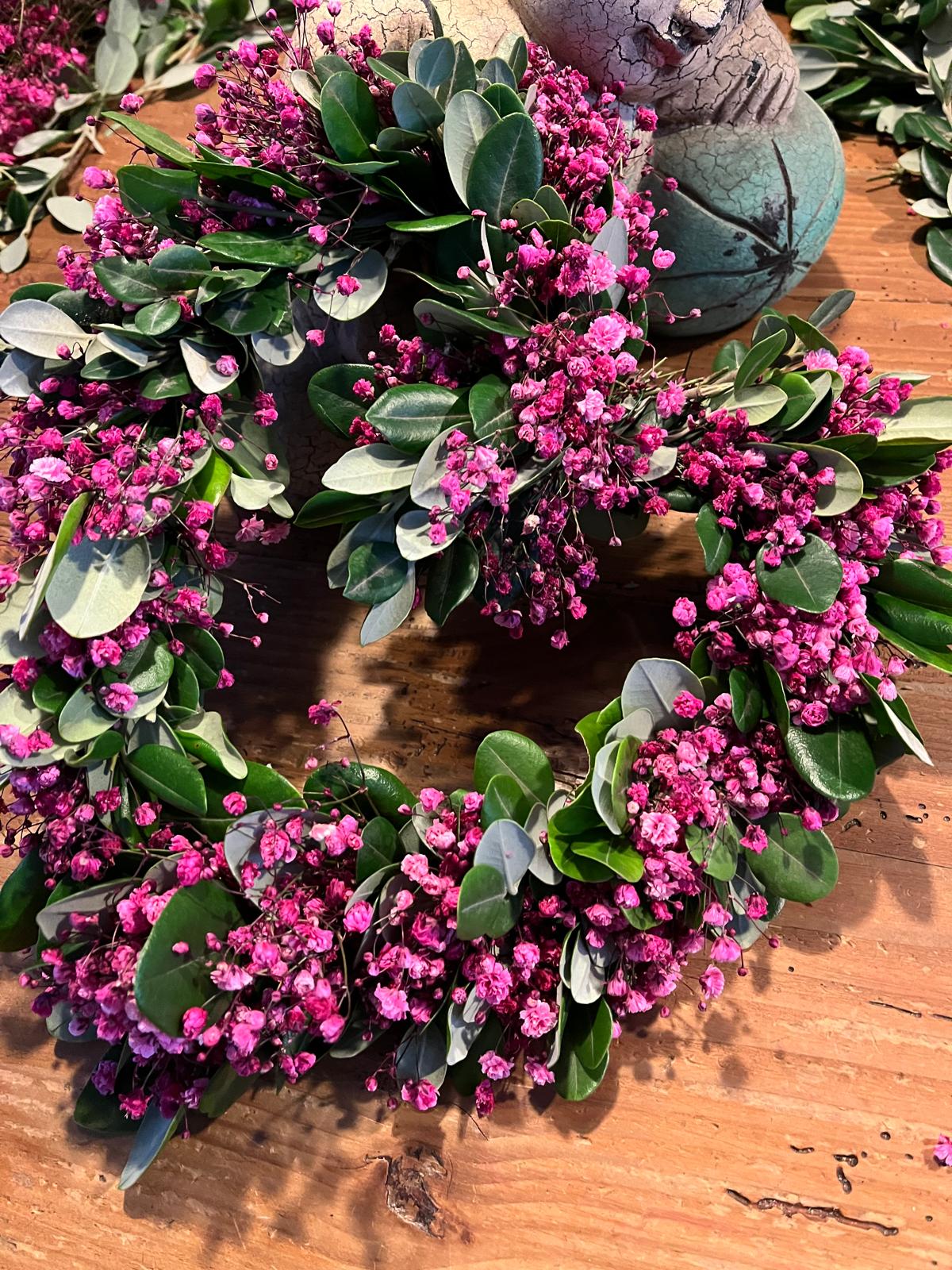 Herz aus Schleierkraut & Naturgrün – Handgemachte Deko zum Aufhängen