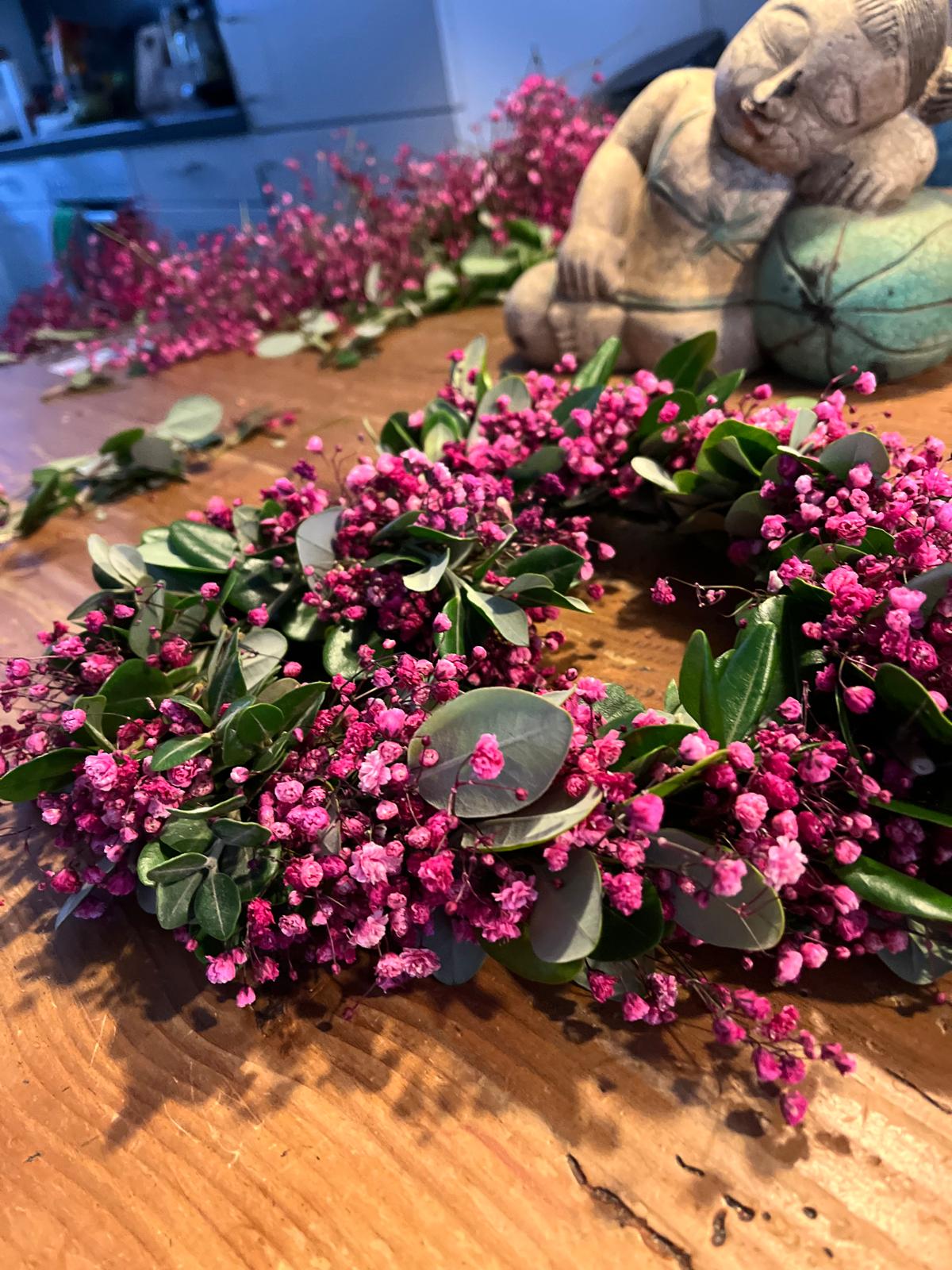 Herz aus Schleierkraut & Naturgrün – Handgemachte Deko zum Aufhängen