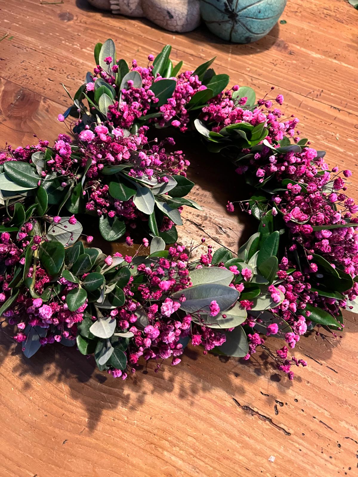 Herz aus Schleierkraut & Naturgrün – Handgemachte Deko zum Aufhängen