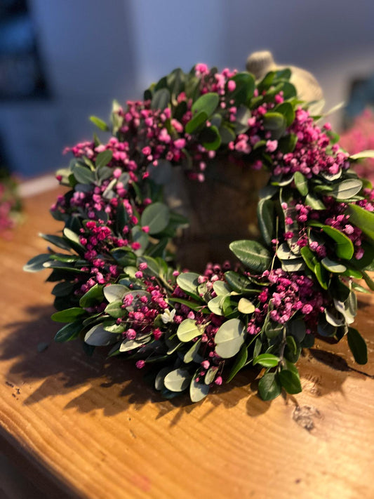 Schleierkraut Kranz mit Naturgrün – Handgemachte Deko zum Aufhängen