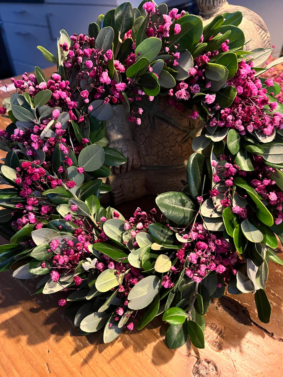 Schleierkraut Kranz mit Naturgrün – Handgemachte Deko zum Aufhängen