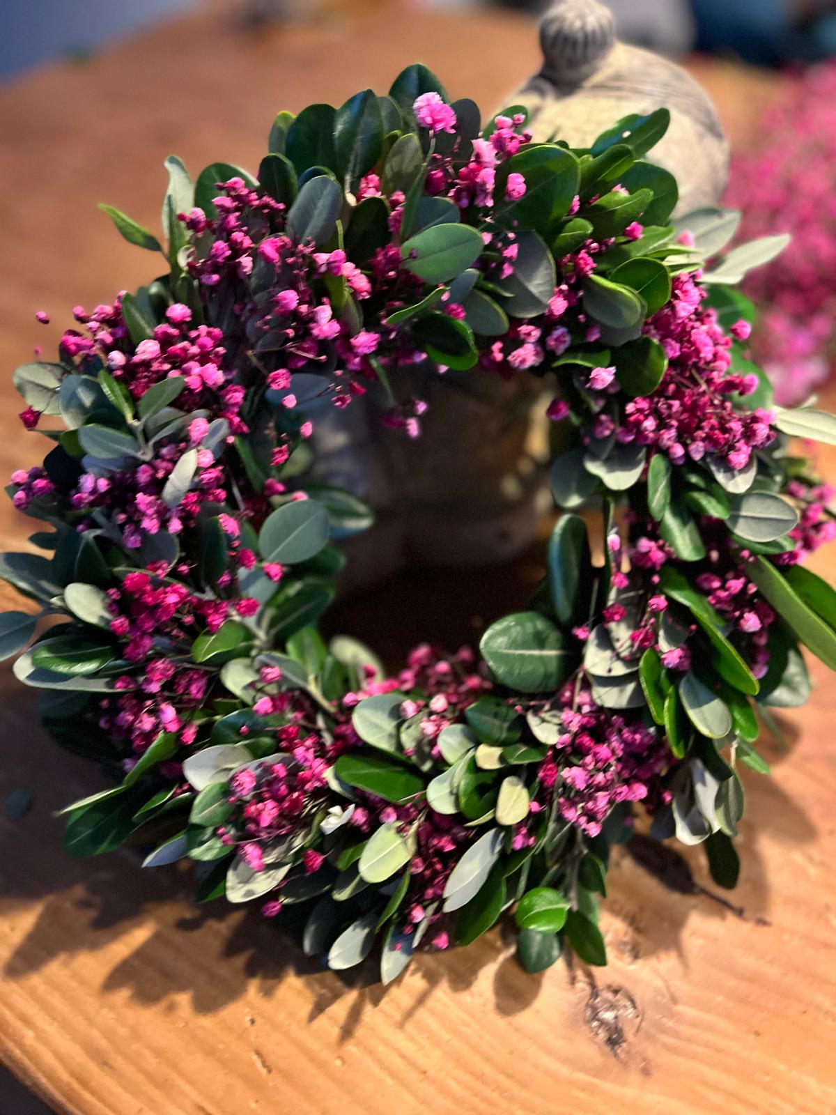 Schleierkraut Kranz mit Naturgrün – Handgemachte Deko zum Aufhängen