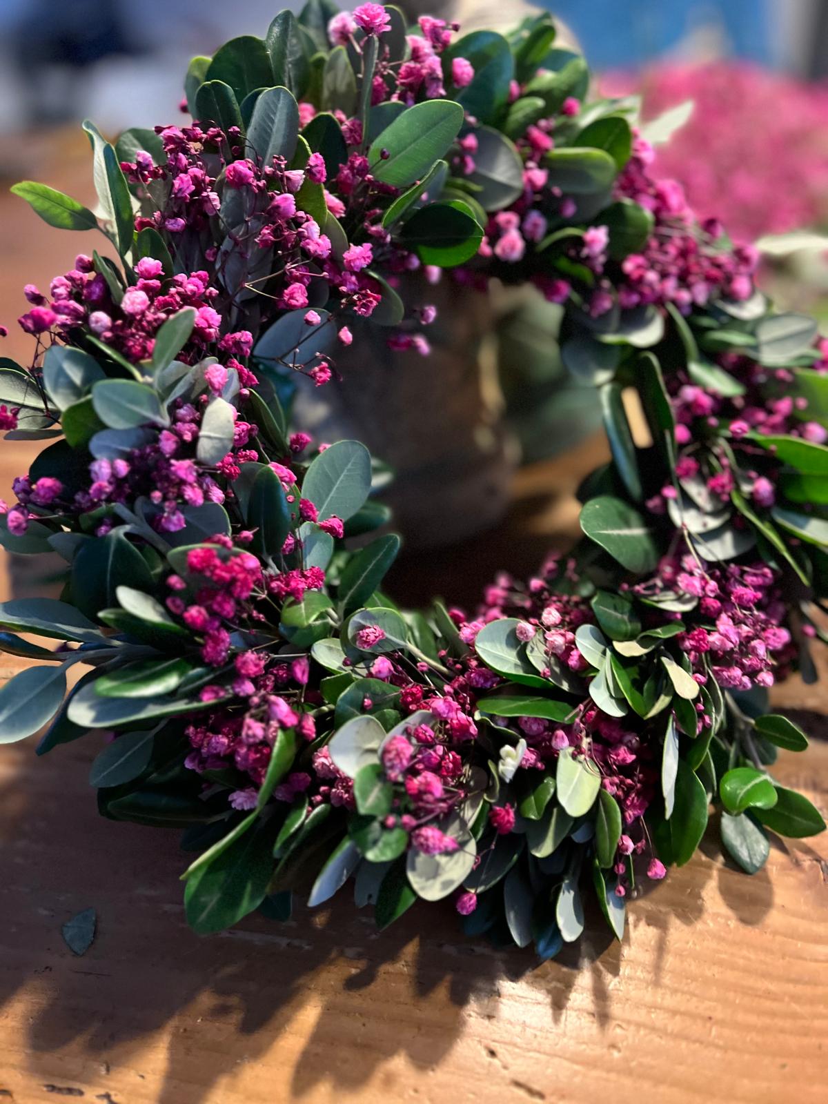 Schleierkraut Kranz mit Naturgrün – Handgemachte Deko zum Aufhängen