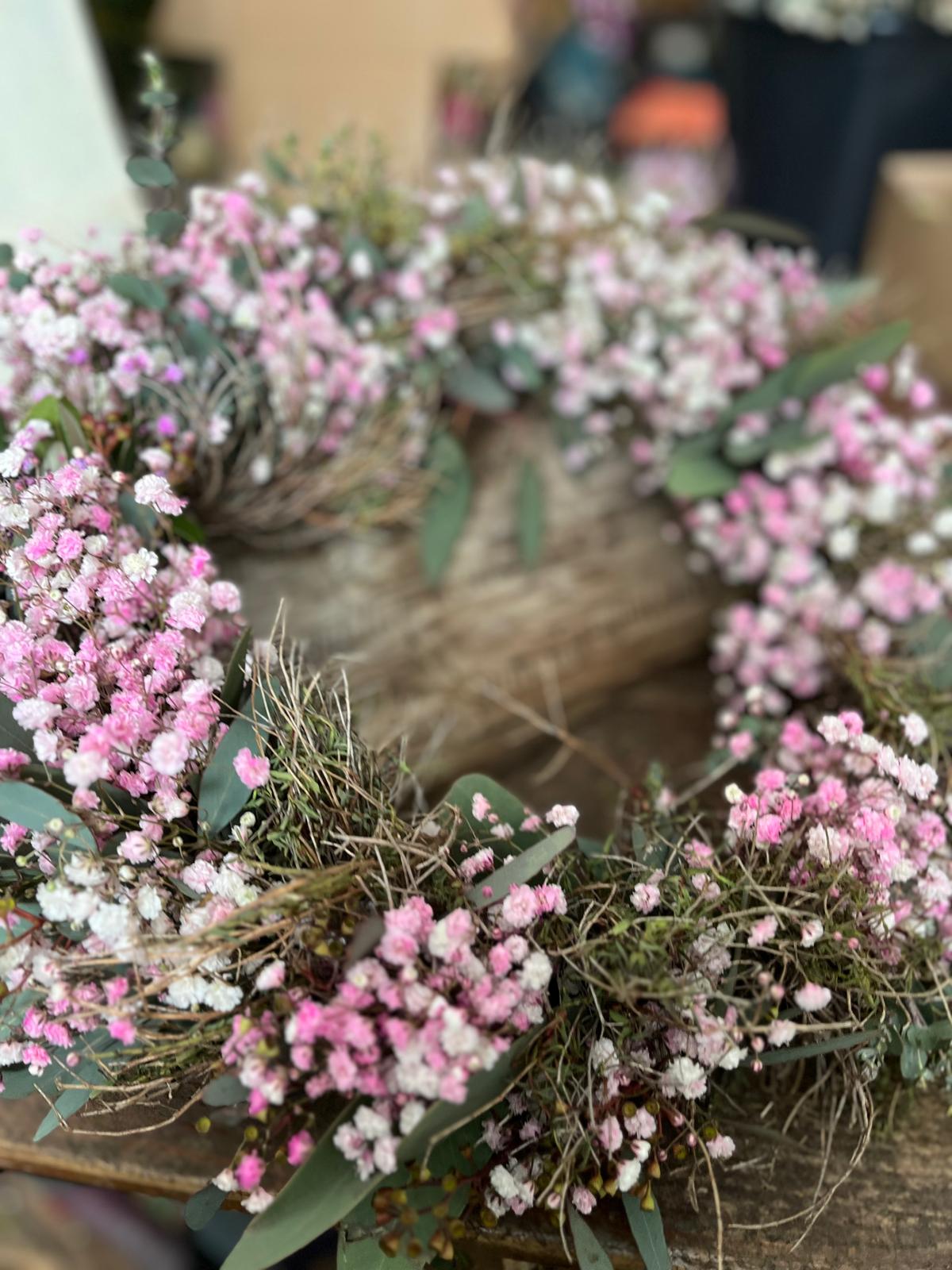 Sommerkranz aus Schleierkraut, Eukalyptus & Thymian – Handgefertigt