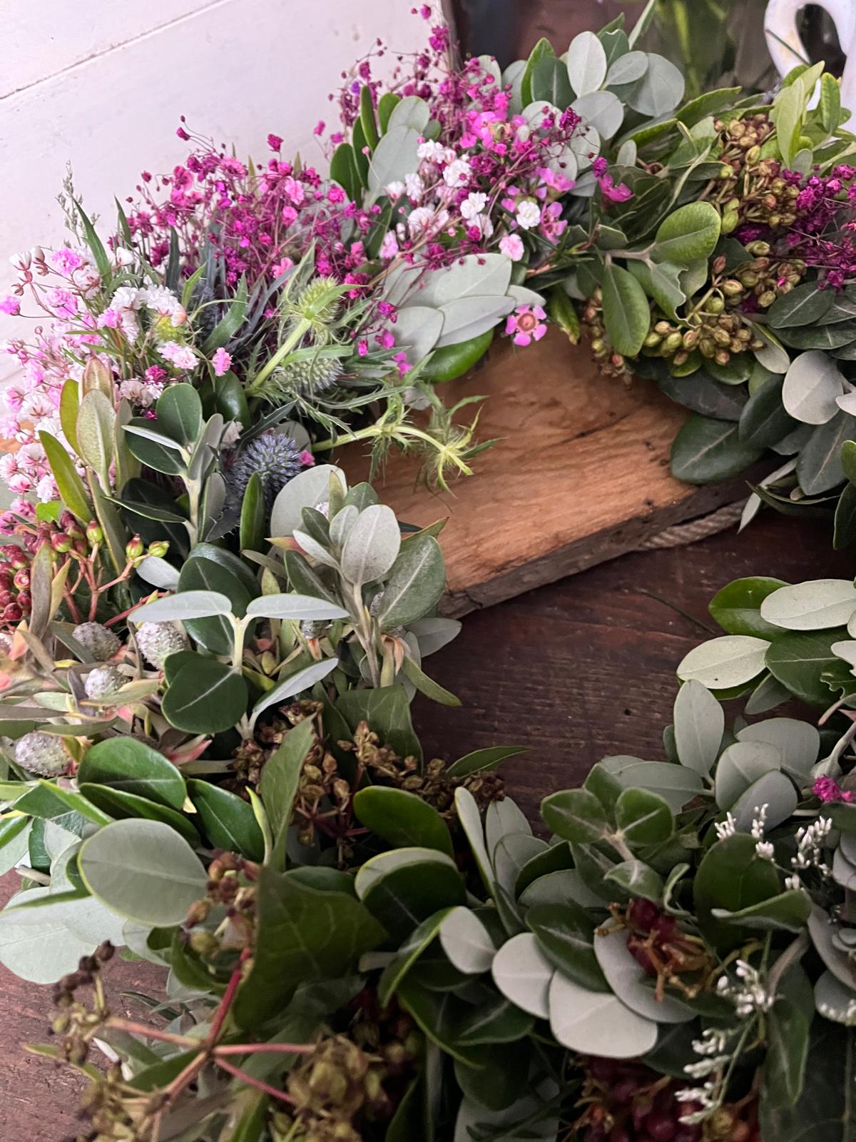Sommerkranz mit Disteln & Blumen – Handgebunden und natürlich