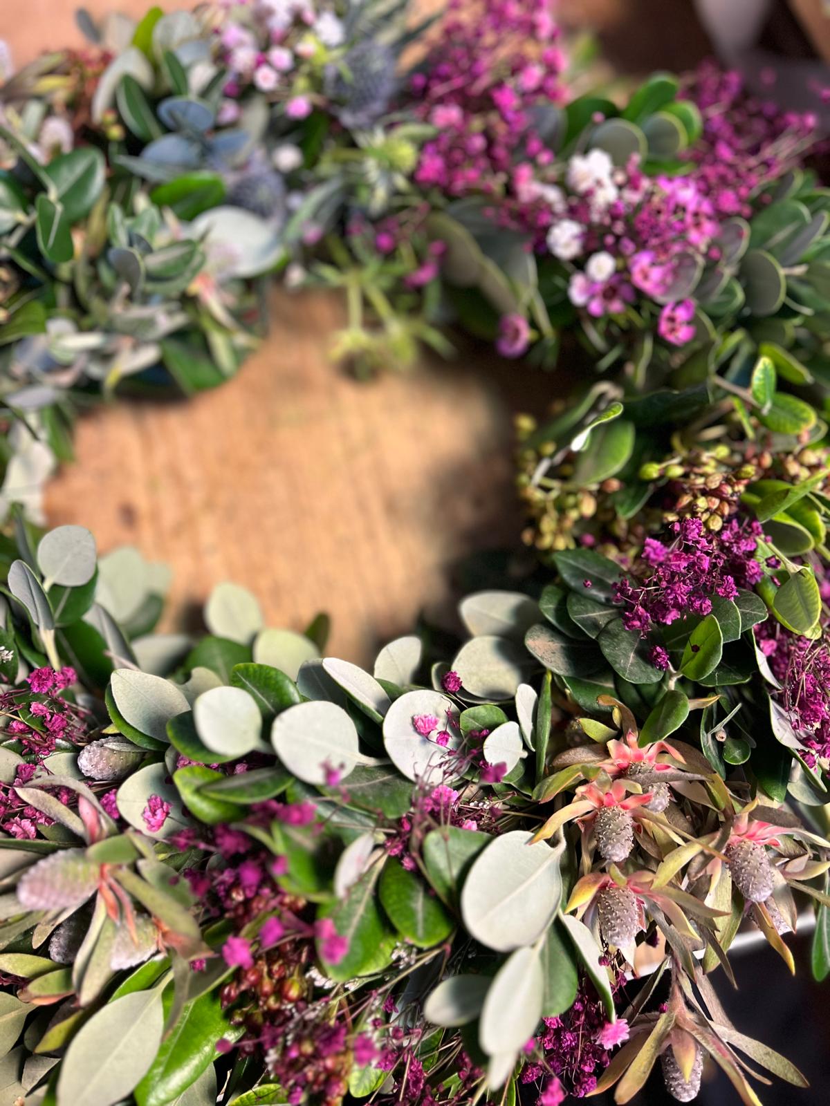Sommerkranz mit Disteln & Blumen – Handgebunden und natürlich