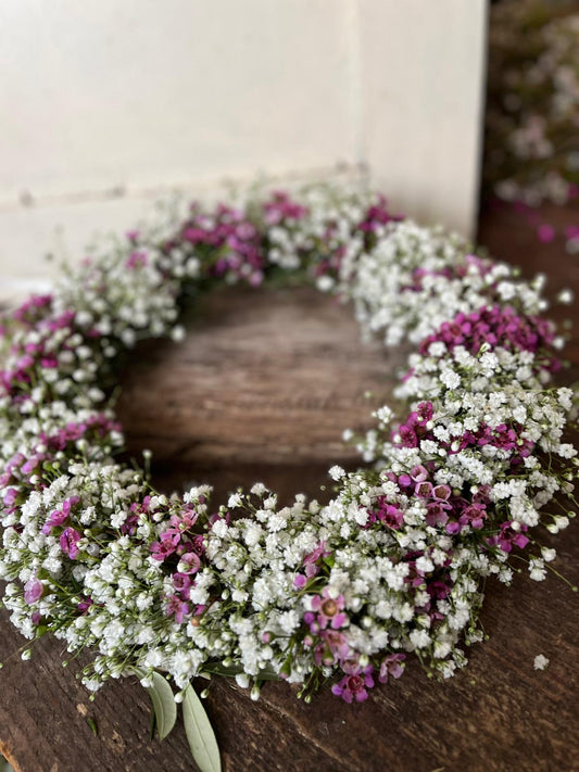Sommerkranz mit Schleierkraut & Waxblume – Frisch gebunden, natürliche Deko