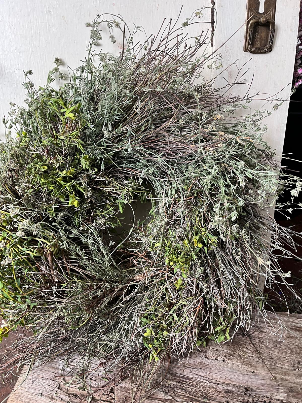 Trockenkranz aus Thymian – Natürliche Deko für Tür oder Tisch