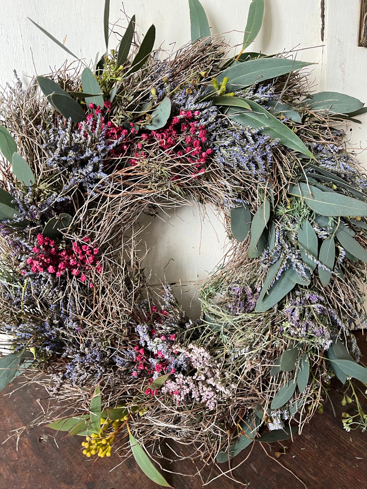 Kranz aus Thymian, Strandflieder & Eukalyptus – Naturdeko für Tür oder Tisch