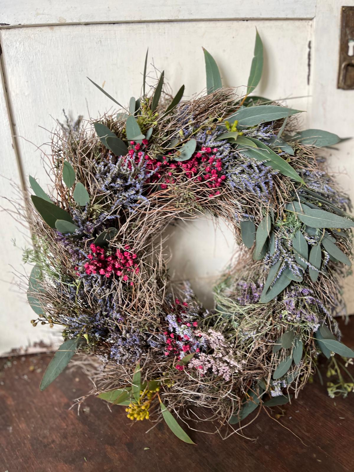Kranz aus Thymian, Strandflieder & Eukalyptus – Naturdeko für Tür oder Tisch