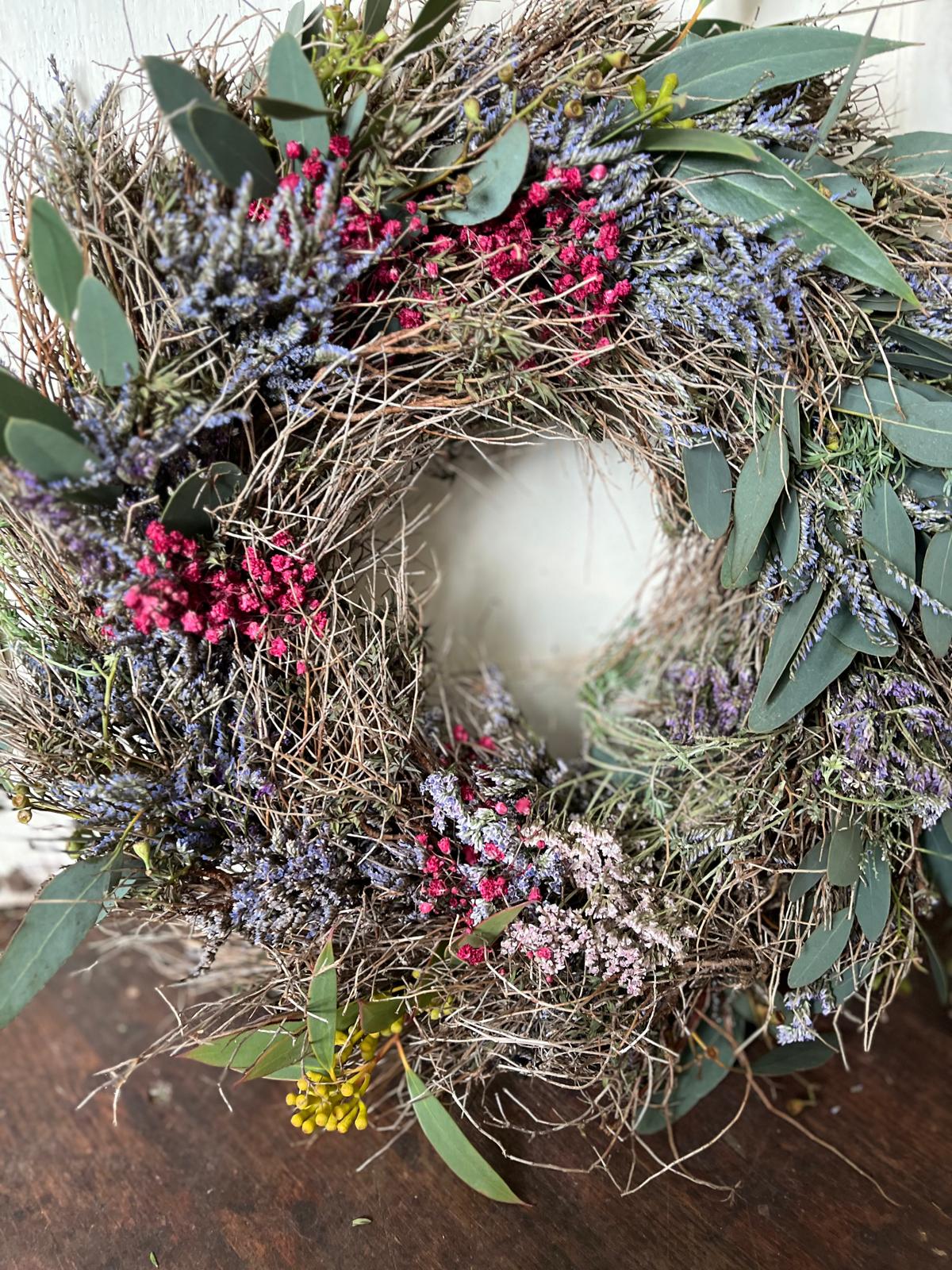 Kranz aus Thymian, Strandflieder & Eukalyptus – Naturdeko für Tür oder Tisch