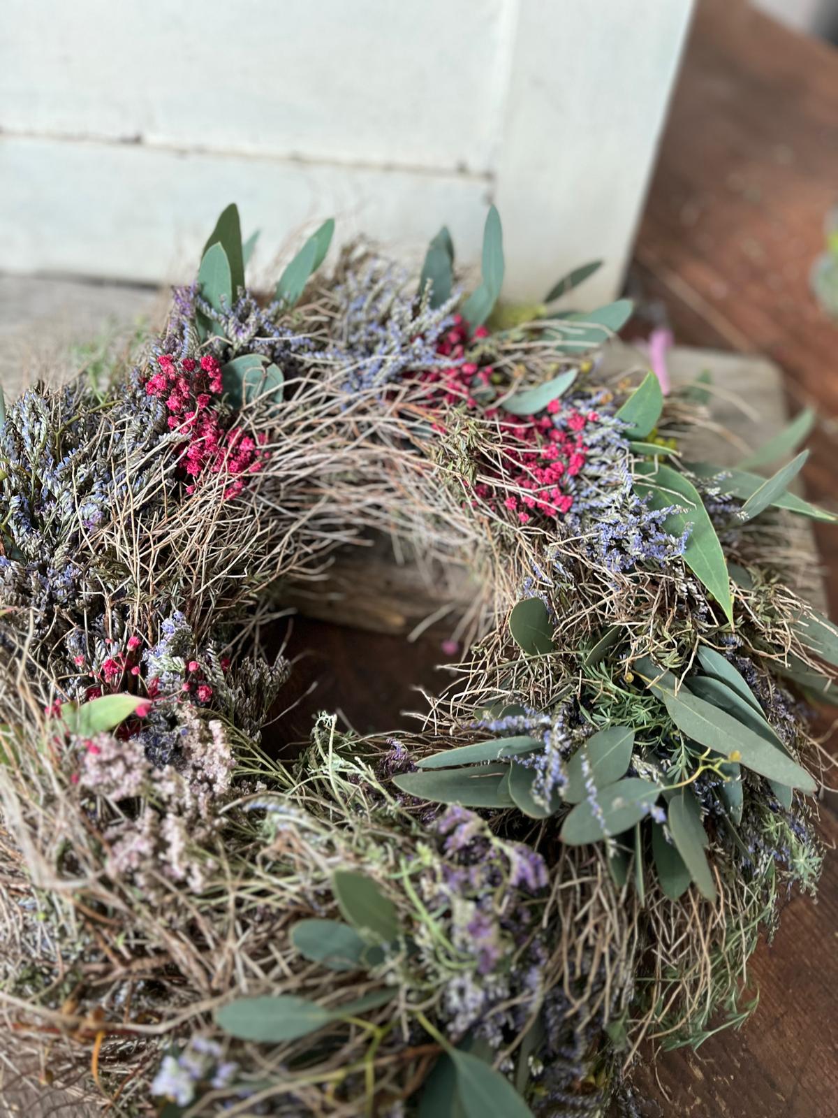 Kranz aus Thymian, Strandflieder & Eukalyptus – Naturdeko für Tür oder Tisch