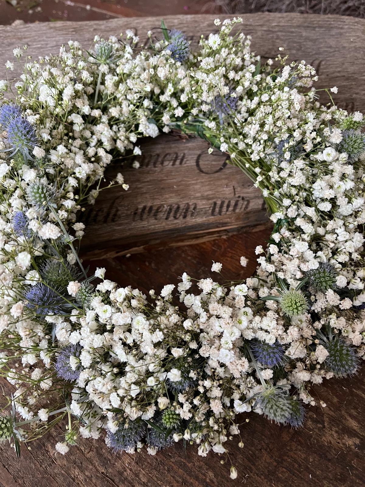 Kranz aus Schleierkraut & Disteln – Handgemachter Trockenkranz für Tür oder Tisch