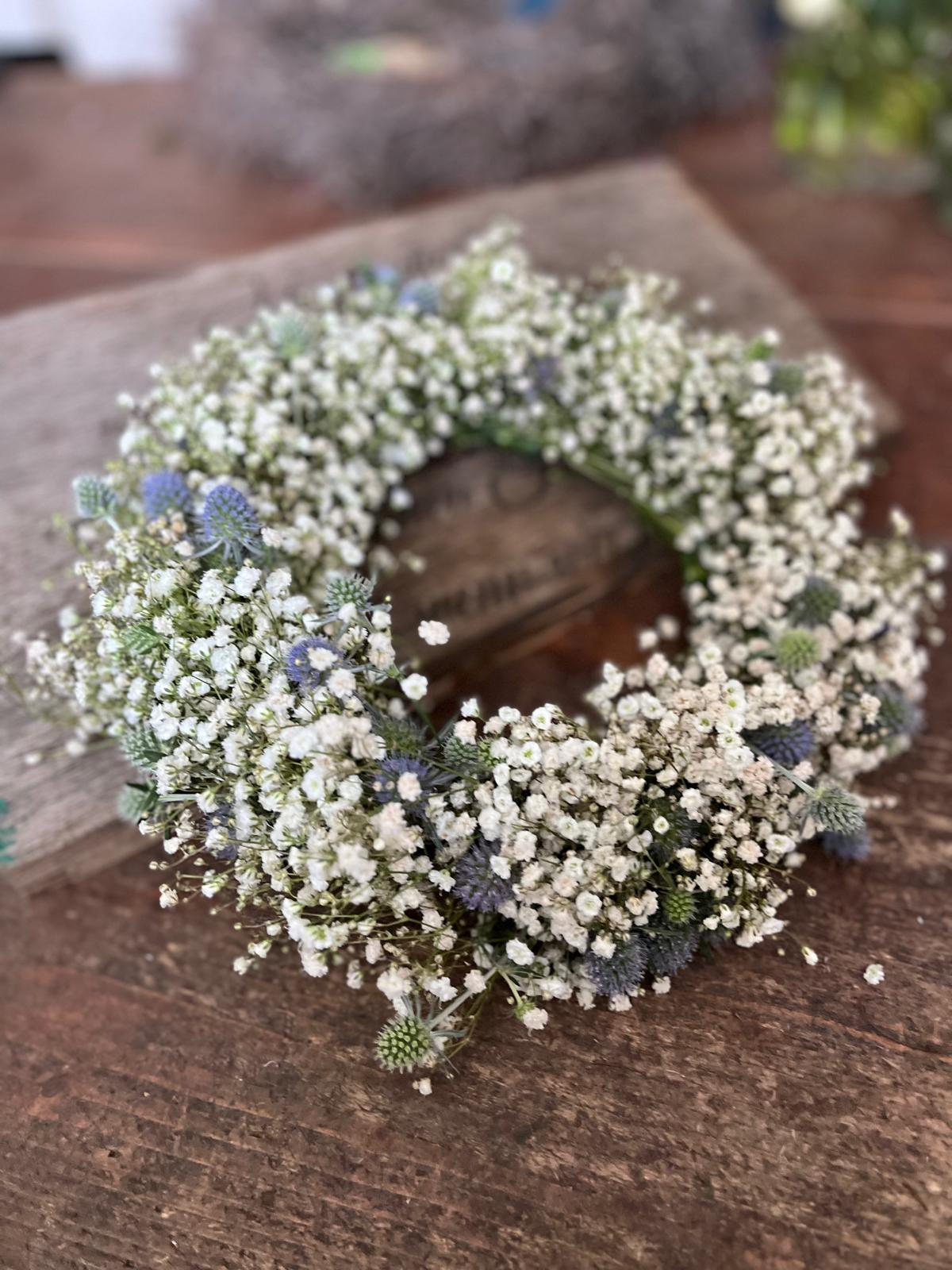 Kranz aus Schleierkraut & Disteln – Handgemachter Trockenkranz für Tür oder Tisch