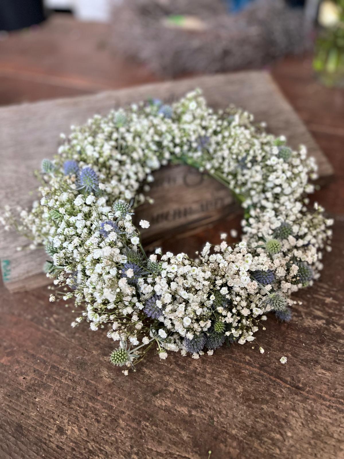 Kranz aus Schleierkraut & Disteln – Handgemachter Trockenkranz für Tür oder Tisch