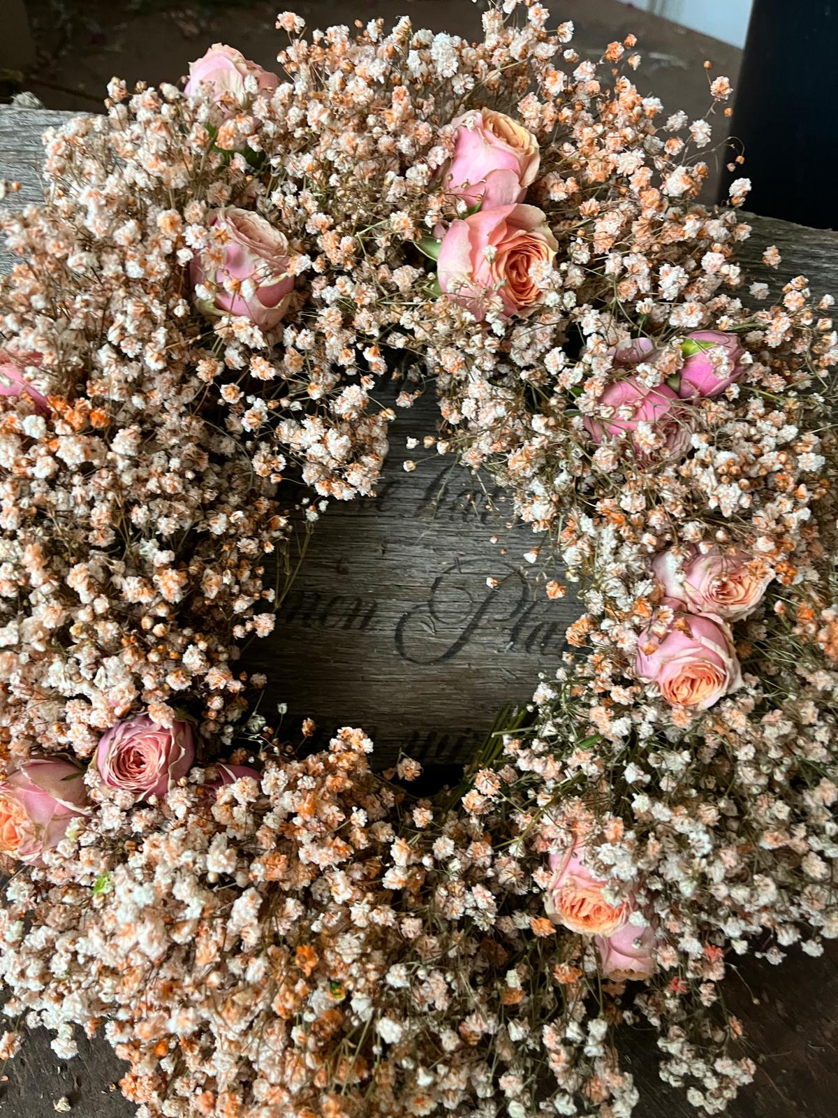 Kranz aus Schleierkraut & Rosen – Handgemachter Trockenkranz 25cm