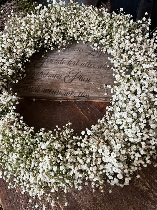 Kranz aus Schleierkraut – Zeitlose Eleganz für Tür, Wand oder Tischdeko