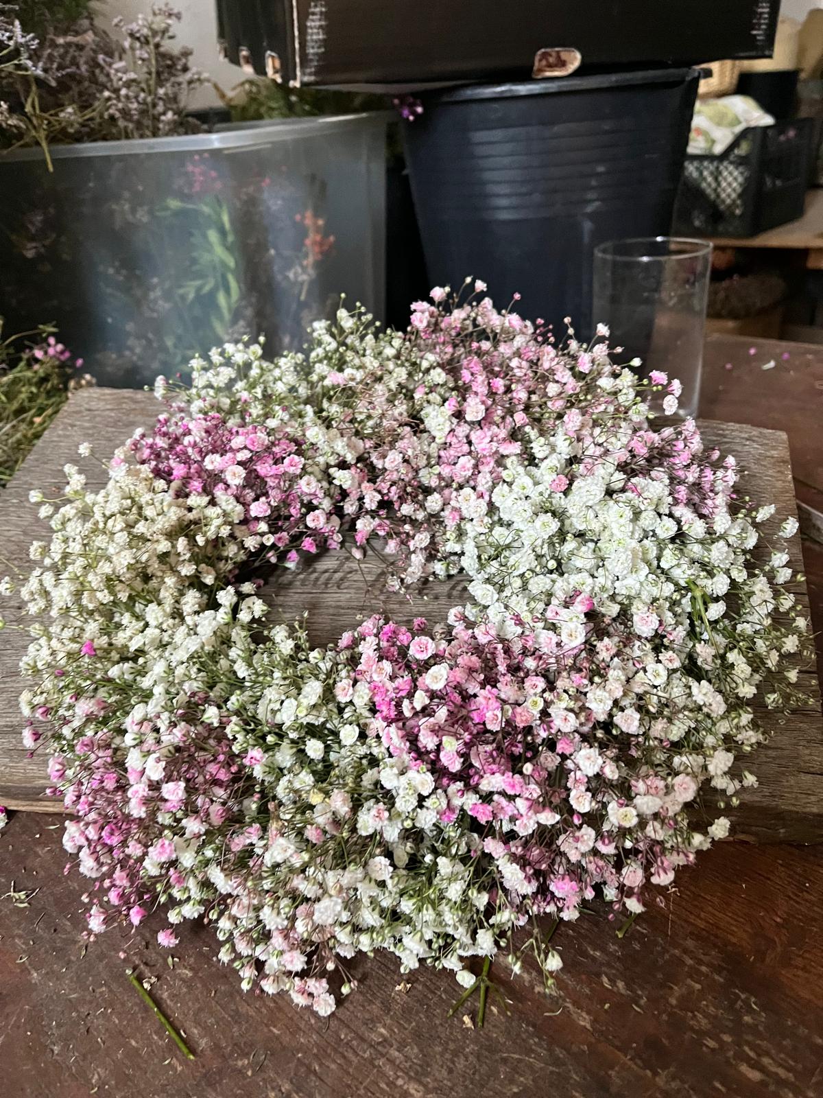 Kranz aus Schleierkraut – Zeitlose Eleganz für Tür, Wand oder Tischdeko