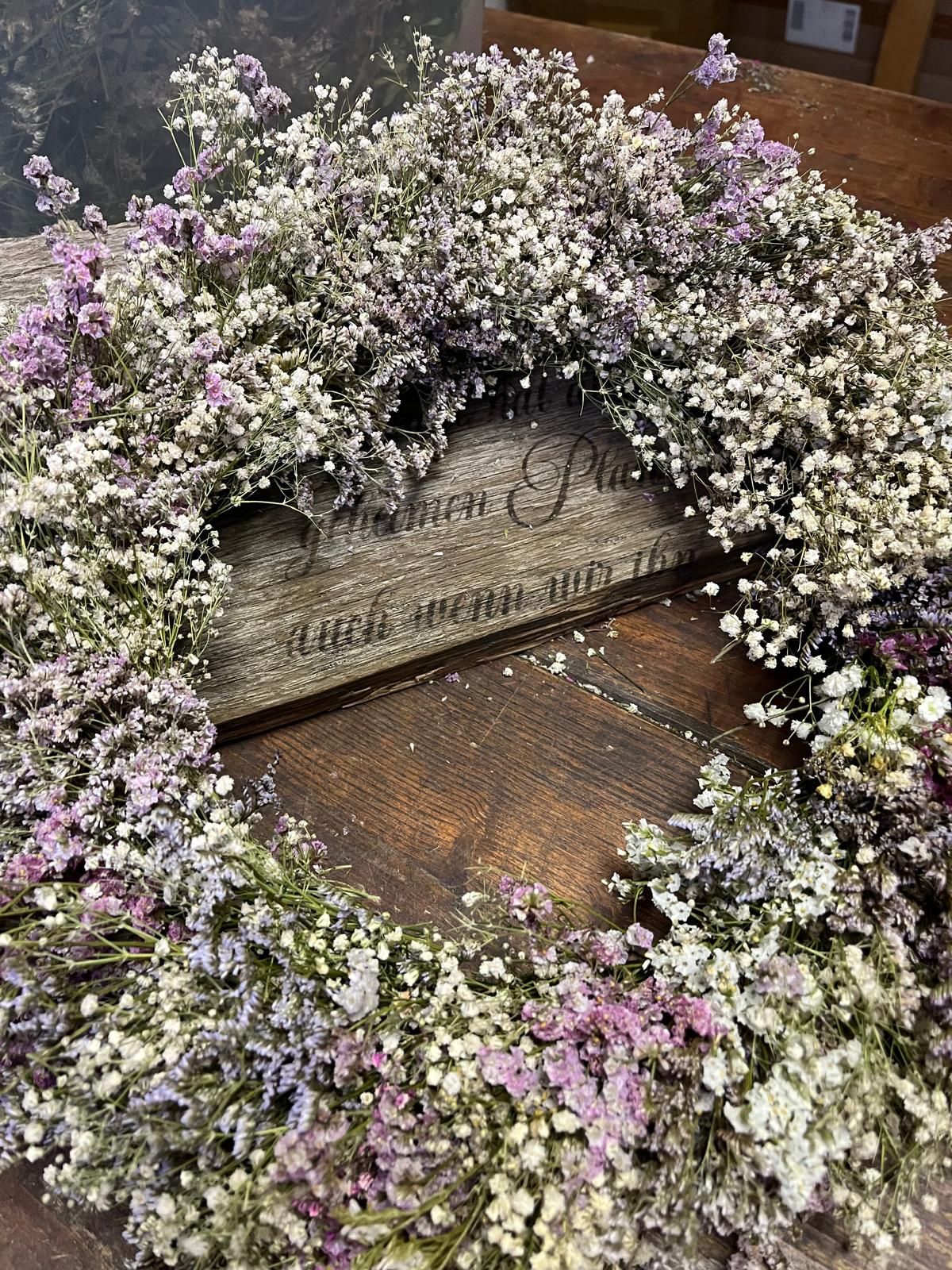 Exklusiver Kranz – Naturdeko für Tür & Tisch