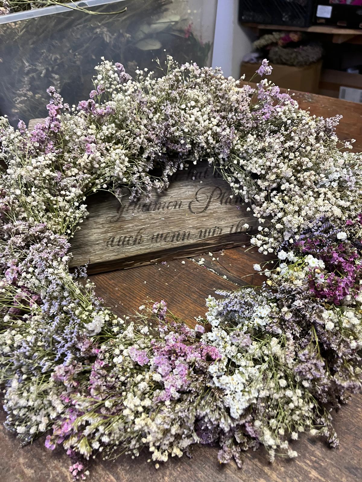 Exklusiver Kranz – Naturdeko für Tür & Tisch