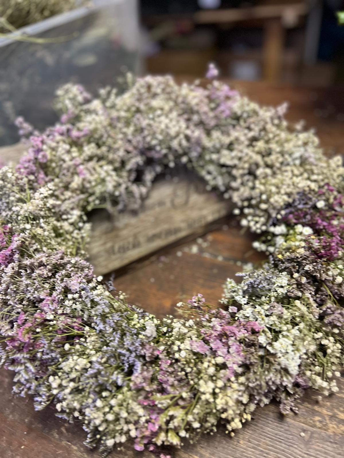 Exklusiver Kranz – Naturdeko für Tür & Tisch