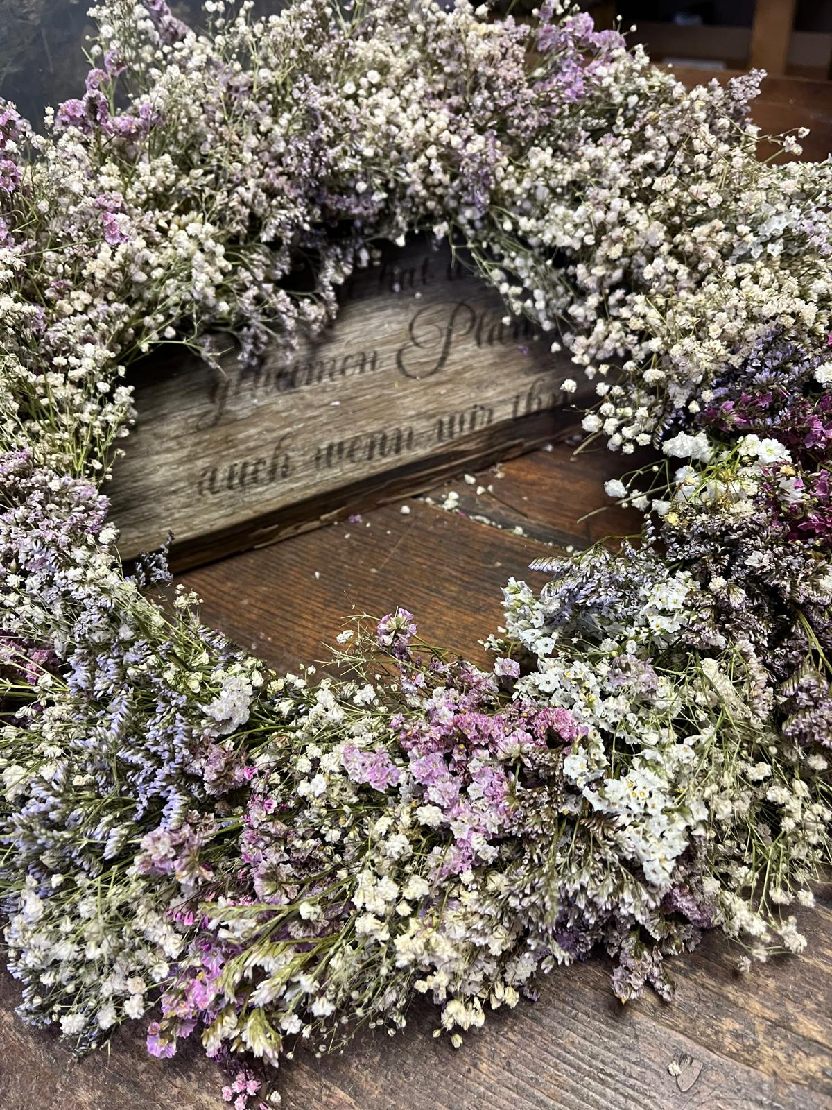 Exklusiver Kranz – Naturdeko für Tür & Tisch