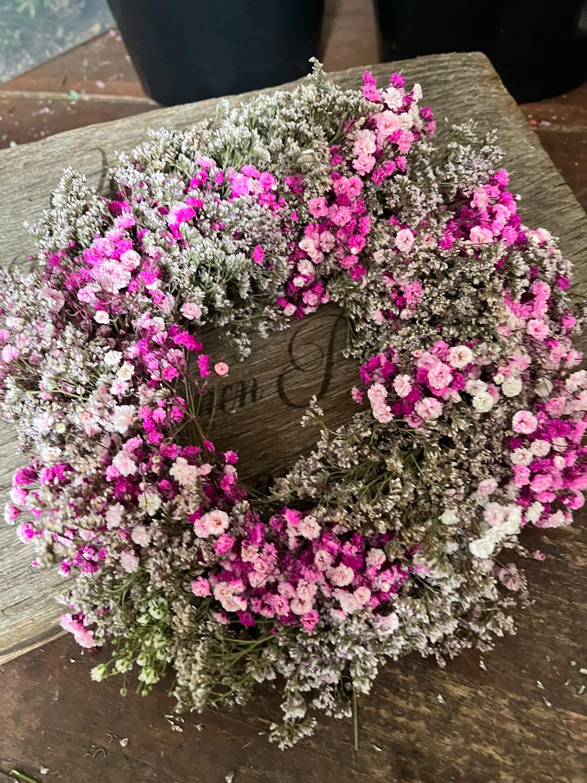 Kranz Schleierkraut & Strandflieder – Frisch gebundener Trockenkranz zum Aufhängen oder für den Tisch – Natürliche Deko – Unikat