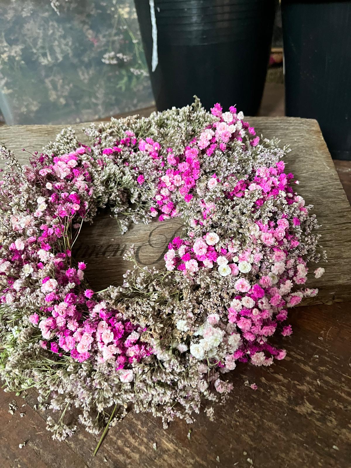 Kranz Schleierkraut & Strandflieder – Frisch gebundener Trockenkranz zum Aufhängen oder für den Tisch – Natürliche Deko – Unikat