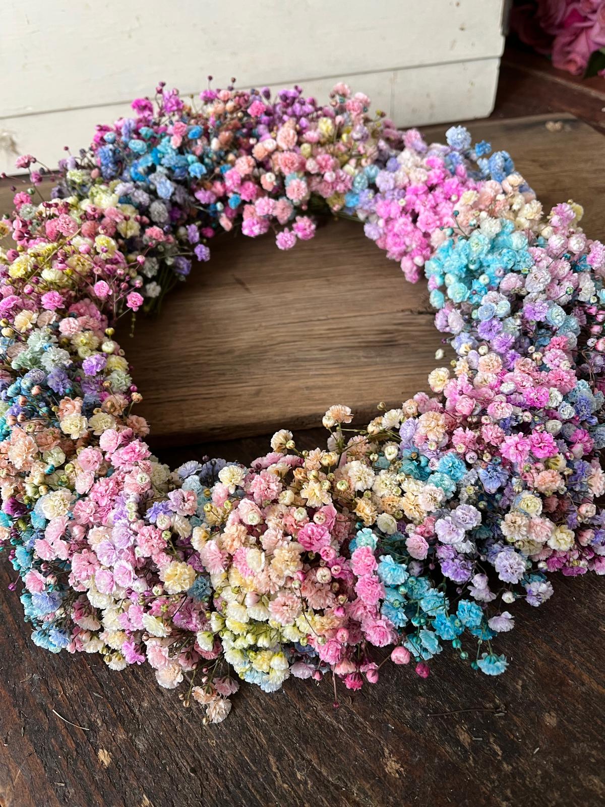 Schleierkraut Kranz – Sommerliche Trockenblumen-Deko in neuen Farben