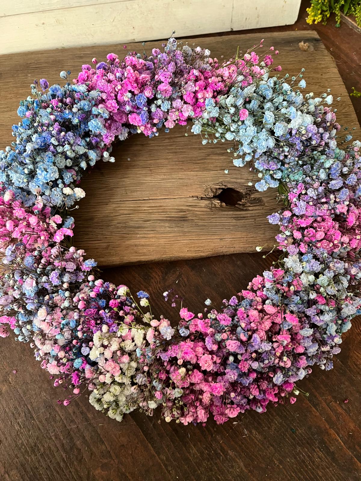 Schleierkraut Kranz – Trockenblumen-Deko in neuen Farben